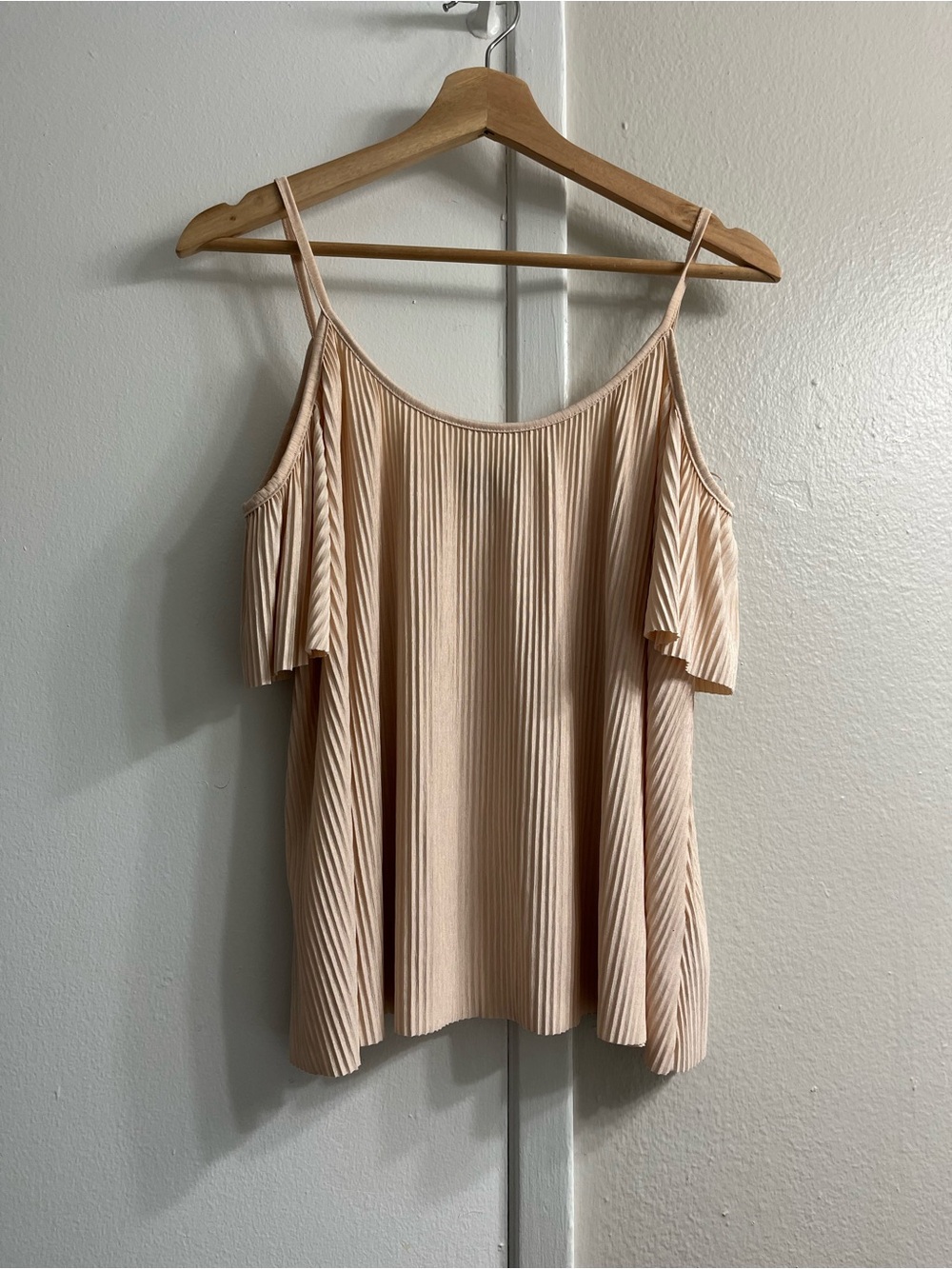 On Running Blush Pleated Cold-Shoulder Tank